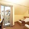 Erzsébet Királyné Hotel akciós erkélyes szabad szobája online megrendeléssel Gödöllő központjában